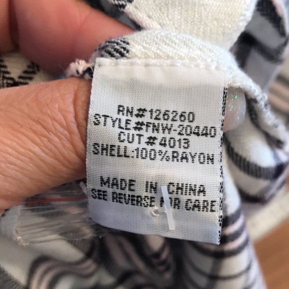 NWOT Valvet Heart. - Picture 7 of 9